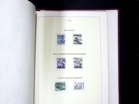 1919-2002, Attractive collection of Poland mounted