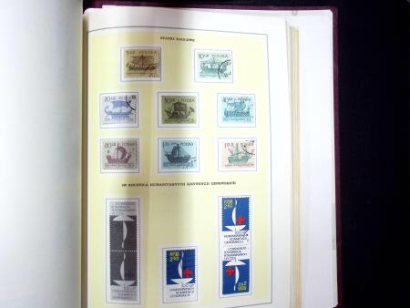 1919-2002, Attractive collection of Poland mounted