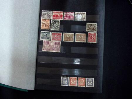 1919-2002, Attractive collection of Poland mounted