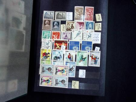1919-2002, Attractive collection of Poland mounted