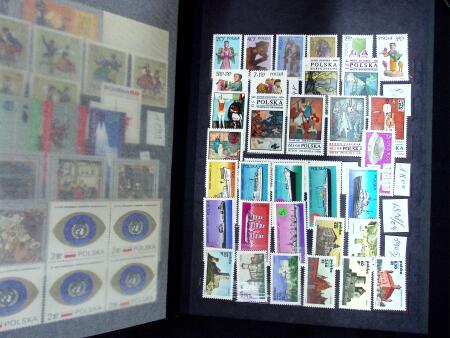 1919-2002, Attractive collection of Poland mounted