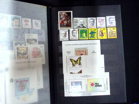 1919-2002, Attractive collection of Poland mounted