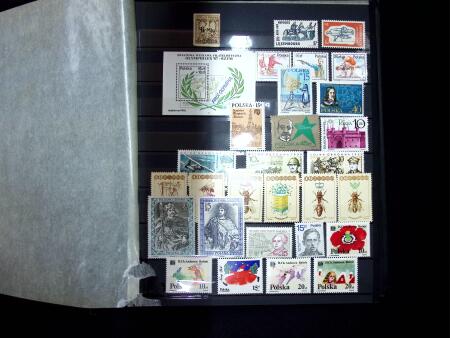 1919-2002, Attractive collection of Poland mounted