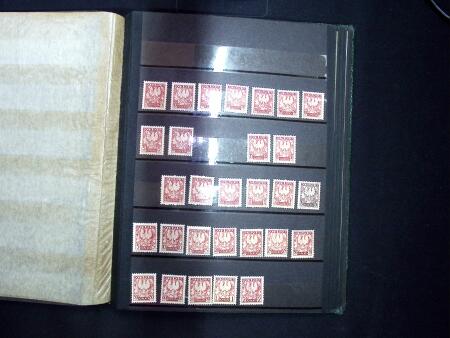 1919-2002, Attractive collection of Poland mounted