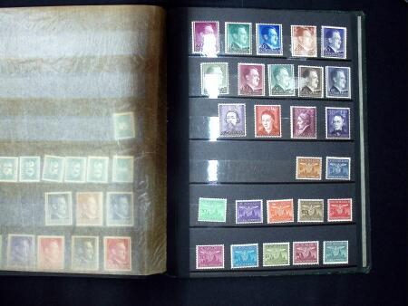 1919-2002, Attractive collection of Poland mounted
