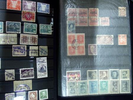 1919-2002, Attractive collection of Poland mounted