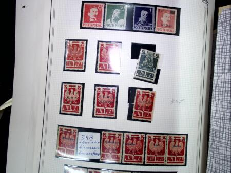1919-2002, Attractive collection of Poland mounted