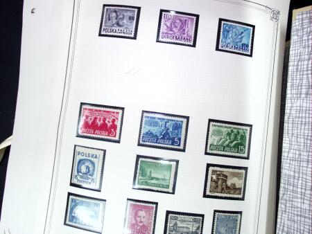 1919-2002, Attractive collection of Poland mounted