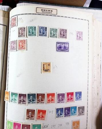1840-2010, Collection de timbres neufs et oblitérés,
