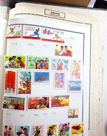 1840-2010, Collection de timbres neufs et oblitérés,