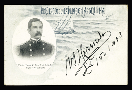 Carte postale "Recuerdo de la expedicion argentina" (1903) avec en médaillon le lieutenant de frégate D.Ricardo J.Hermelo, commandant en second, avec sa signature autographe (mai 1903). TB