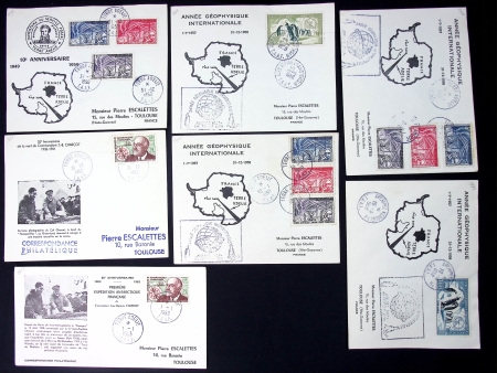 Bon lot de 20 plis Pierre Escalettes dont AGI 1958 et 50e anniversaire Service postal Kerguelen (1959), 25e anniversaire Charcot AFF TAAF n°19 (3 lettres AFF TAAF PA N°2, 50F manchots). TB