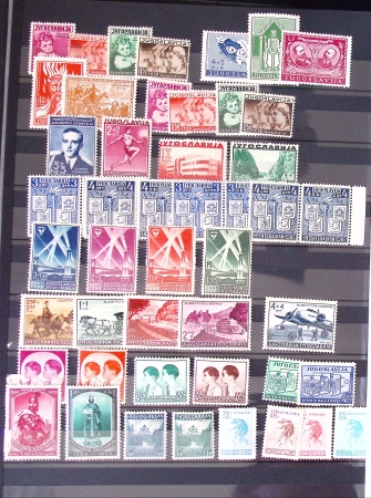 1945-1960 mint collection with light duplication incl. thematic sets, definitives, etc.