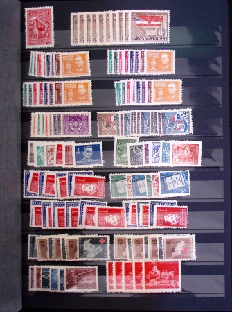 1945-1960 mint collection with light duplication incl. thematic sets, definitives, etc.