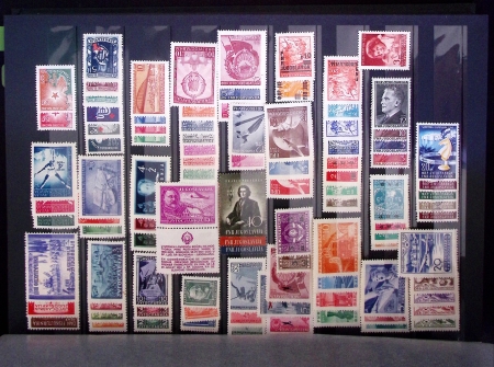 1945-1960 mint collection with light duplication incl. thematic sets, definitives, etc.