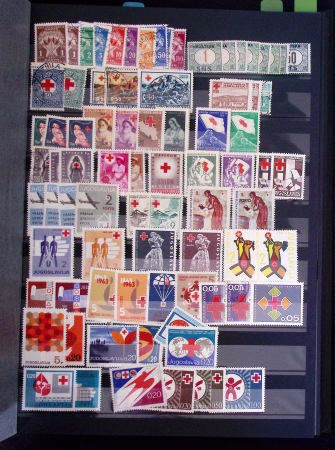 1945-1960 mint collection with light duplication incl. thematic sets, definitives, etc.