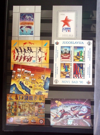 1945-1960 mint collection with light duplication incl. thematic sets, definitives, etc.