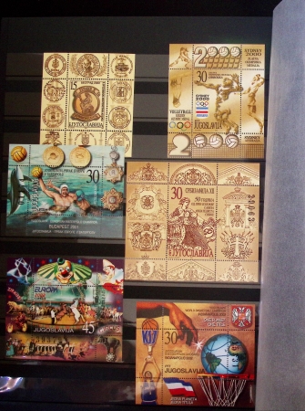 1945-1960 mint collection with light duplication incl. thematic sets, definitives, etc.