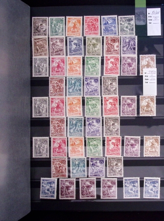 1945-1960 mint collection with light duplication incl. thematic sets, definitives, etc.
