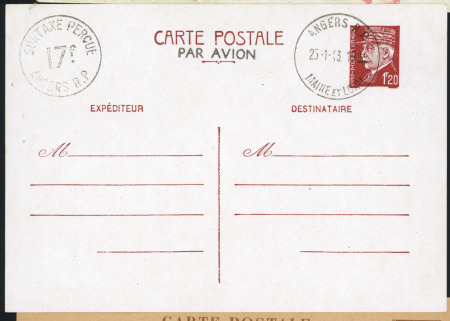 Entier carte postale 1F20 Pétain brun-rouge avec surcharge ronde "Surtaxe perçue 17F Angers RP" (surtaxe vers les Antilles) OBL Angers RP (1943). N'a pas voyagé (Storch - Françon - Sinais Pet D3 d 2). TB. Cote 275€