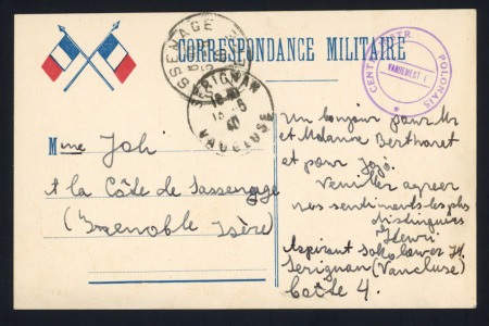 Carte postale de franchise militaire avec CAD "Sérignan Vaucluse" (1940) + petit cachet violet "Centre instr. Polonais - vaguemestre". TB.  