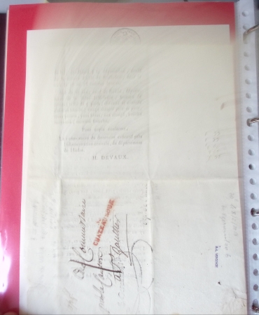Bel album brun simili-cuir Leuchtturm avec boitier contenant 37 marques postales de Chateauroux + 6 décrets et documents dont plis de la Révolution Française. A étudier. TB