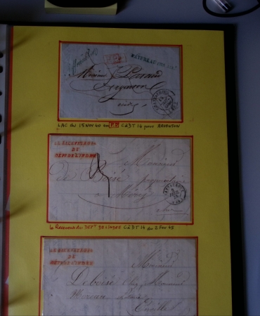 Bel album brun simili-cuir Leuchtturm avec boitier contenant 71 plis de ou pour Chateauroux avec MP et CAD dont lettre pour Chateauroux avec MP ronde "Bureau français Rome", 3 MP rouges "P 35 P Chateauroux", 2 franchise