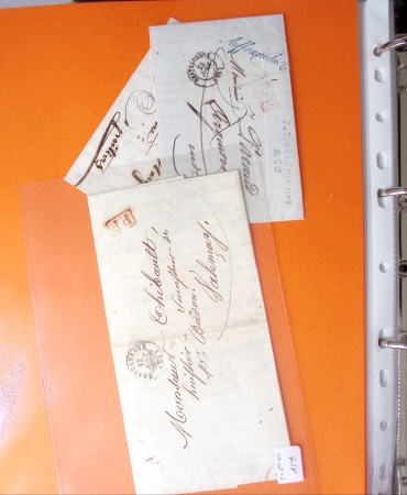 Bel album brun simili-cuir Leuchtturm avec boitier contenant 71 plis de ou pour Chateauroux avec MP et CAD dont lettre pour Chateauroux avec MP ronde "Bureau français Rome", 3 MP rouges "P 35 P Chateauroux", 2 franchise