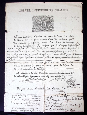Document à en-tête illustrée "Liberté - Indivisibilité - Egalité" daté de Nantes (26 juillet 1794) : certificat d'inaptitude au combat. TB