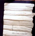 Grande photo (ayant été enroulée, donc nombreux plis) de l'actrice Jeanette Mac Donald "To my friends in Japan". B