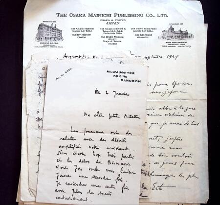 Ensemble de documents dont certains postérieurs à la mort de Le Brix : préparation du raid Paris-Tokyo, factures, etc. A étudier. TB