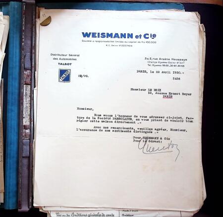 Ensemble de documents (surtout factures) concernant Le Brix, dont une commande d'assiette représentant le Trait d'Union à la maison de porcelaines Théodore Haviland à Limoges et des factures concernant l'automobile T