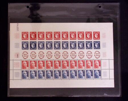 N°6 Exposition philatélique internationale de Paris feuillet de 8, **, TB + N°F830 Centenaire du timbre, feuille de 10 bandes, petite froissure en bord de feuille, **, B/TB