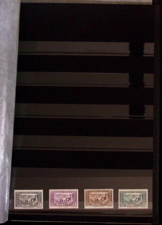 Collection timbres Andorre complète de 1944 à 1991,