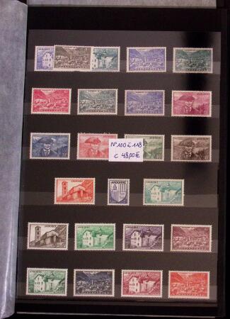 Collection timbres Andorre complète de 1944 à 1991,
