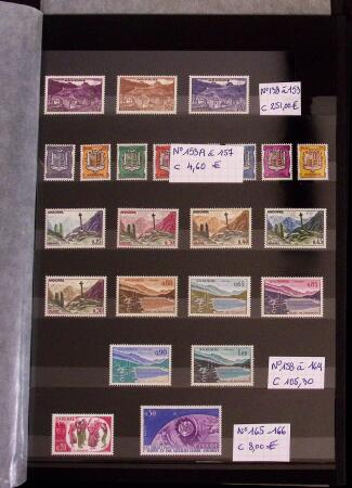 Collection timbres Andorre complète de 1944 à 1991,