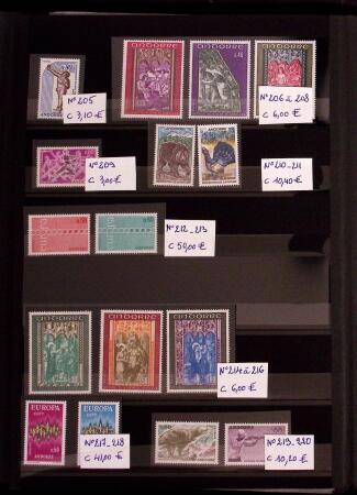 Collection timbres Andorre complète de 1944 à 1991,