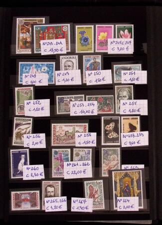 Collection timbres Andorre complète de 1944 à 1991,