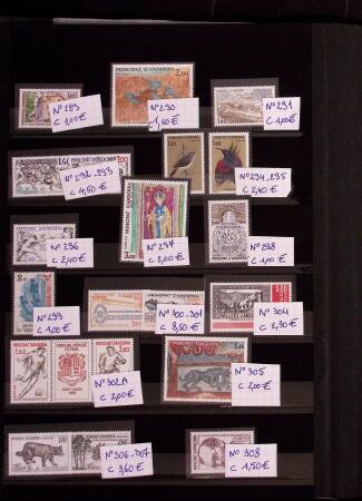 Collection timbres Andorre complète de 1944 à 1991,