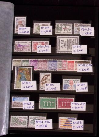 Collection timbres Andorre complète de 1944 à 1991,