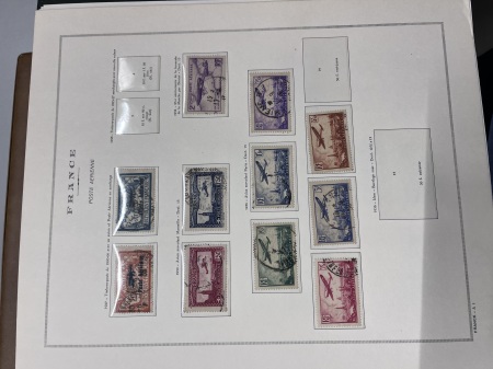 1900-1988 Deux collections de timbres (1 neuve, 1 obl.)