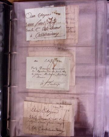 1625-1860 +370 lettres accumulées en 4 classeurs,