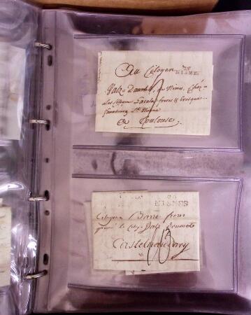 1625-1860 +370 lettres accumulées en 4 classeurs,