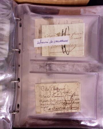 1625-1860 +370 lettres accumulées en 4 classeurs,