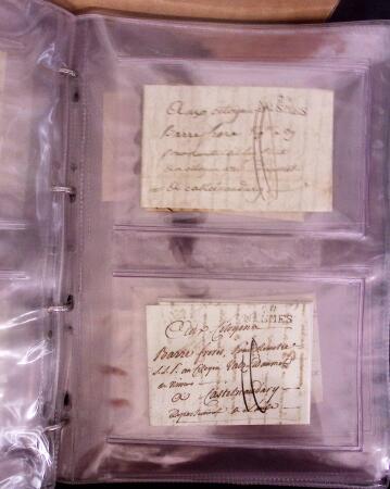 1625-1860 +370 lettres accumulées en 4 classeurs,