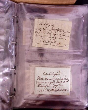 1625-1860 +370 lettres accumulées en 4 classeurs,