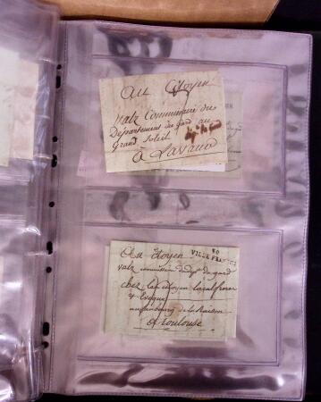 1625-1860 +370 lettres accumulées en 4 classeurs,