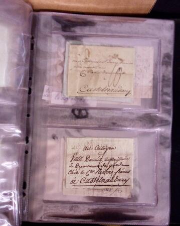 1625-1860 +370 lettres accumulées en 4 classeurs,