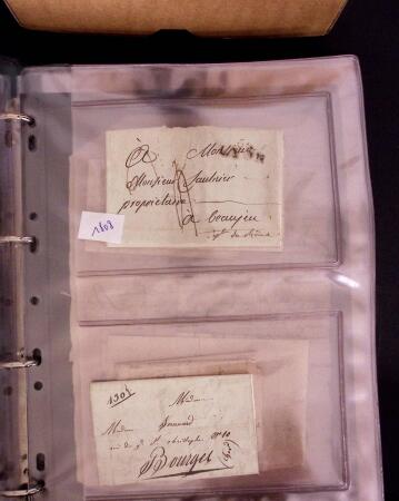 1625-1860 +370 lettres accumulées en 4 classeurs,