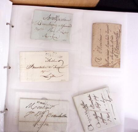 1625-1860 +370 lettres accumulées en 4 classeurs,